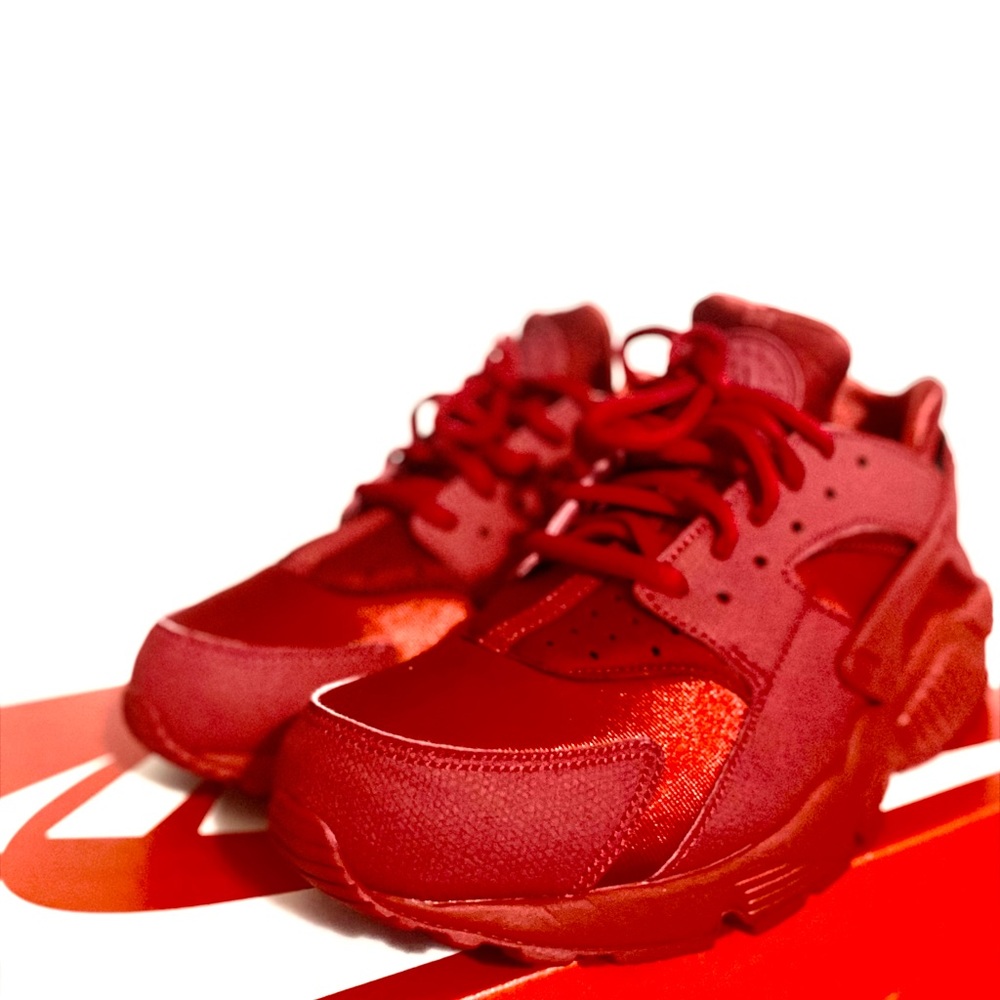 Nike Air Huarache Run ‘Triple Red’ women US size 8